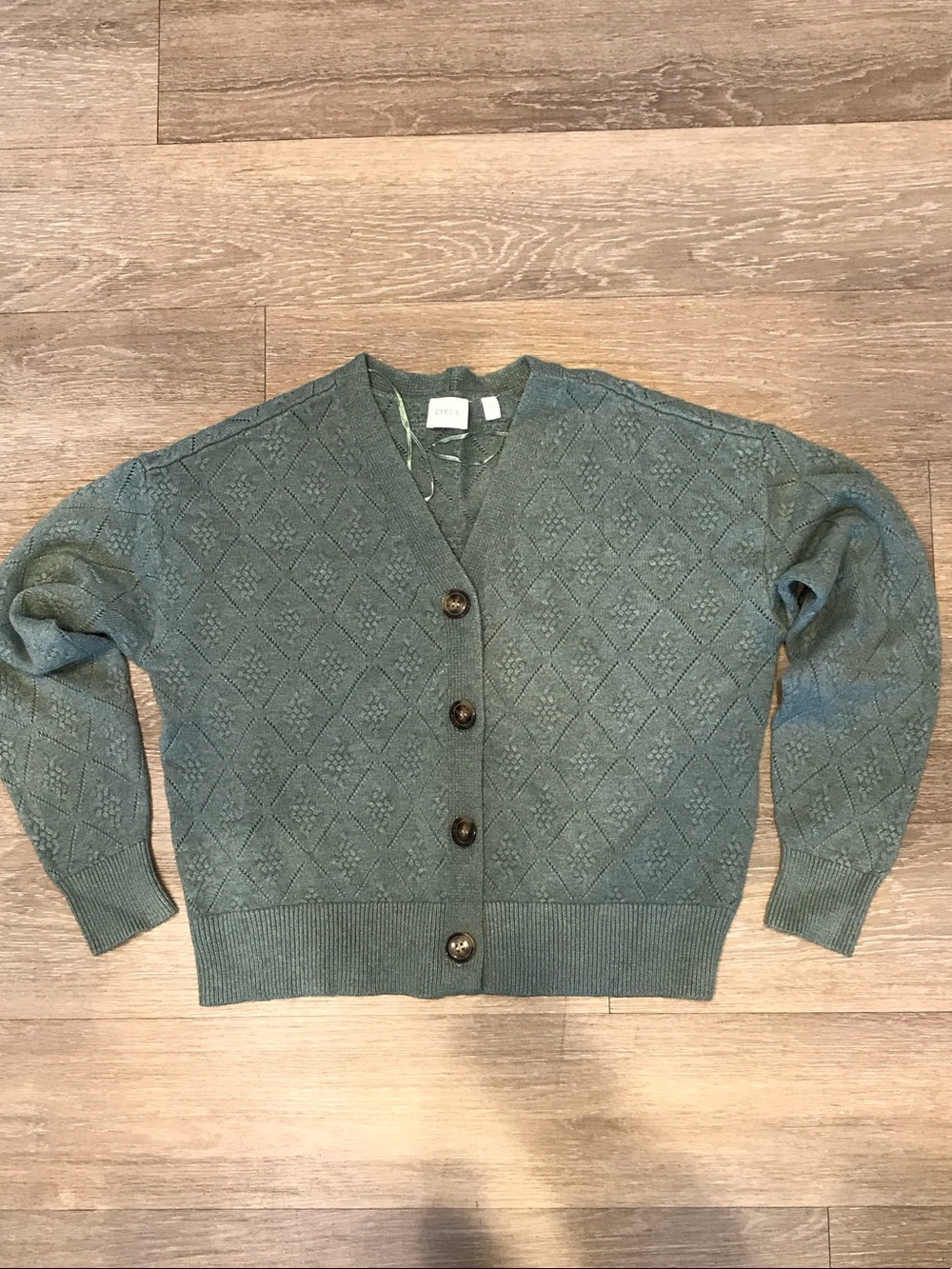 Cyrus Women’s Moss Green Diamond-Knit V-Neck Cardigan